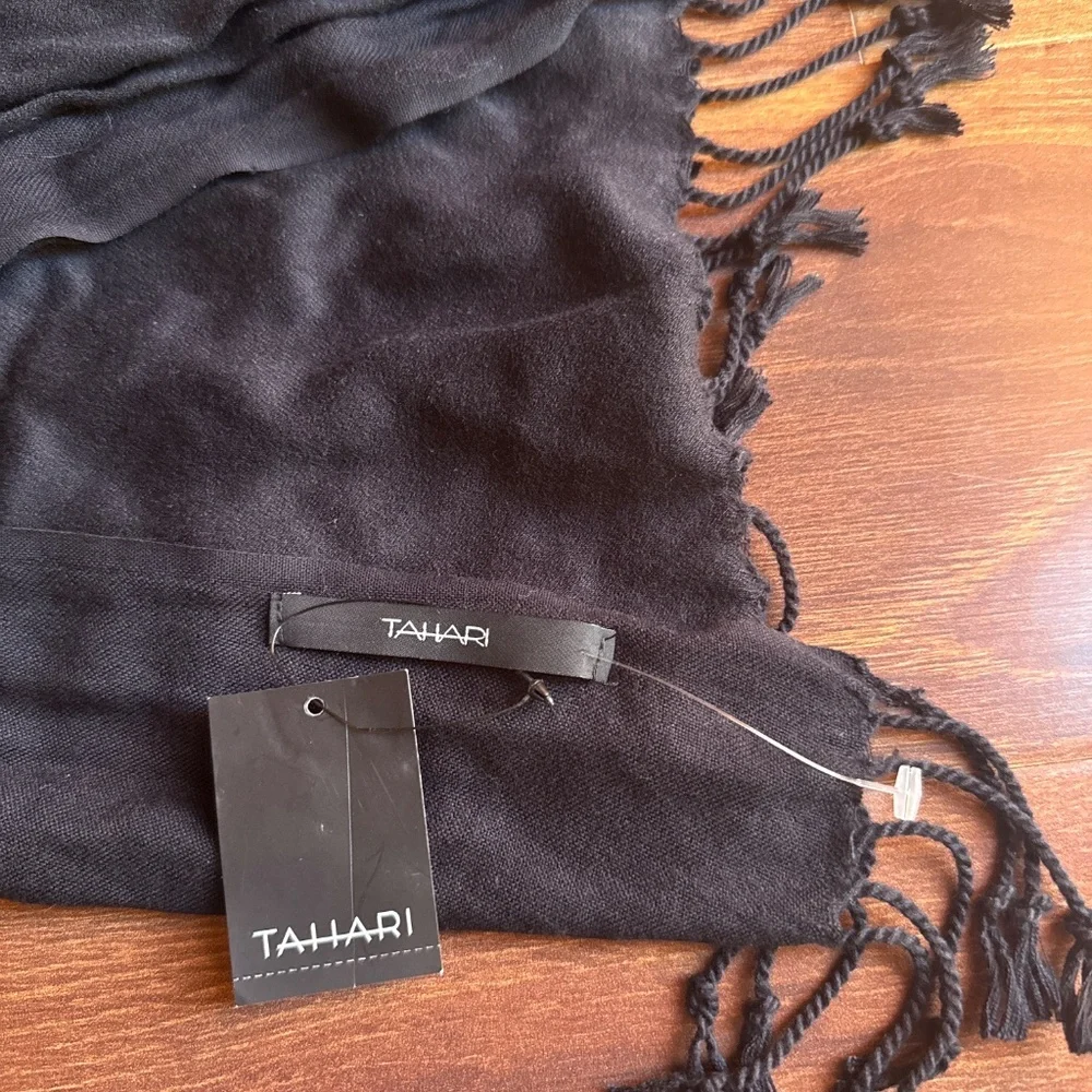 TAHARI Black Viscose Scarf with Fringe